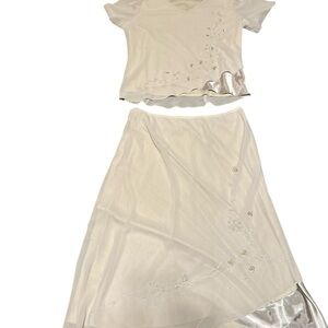 Studio I Elegant Cream Two-Piece Set with Floral Embroidery Size: 18